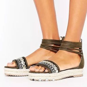 NEVER WORN women’s Sandals